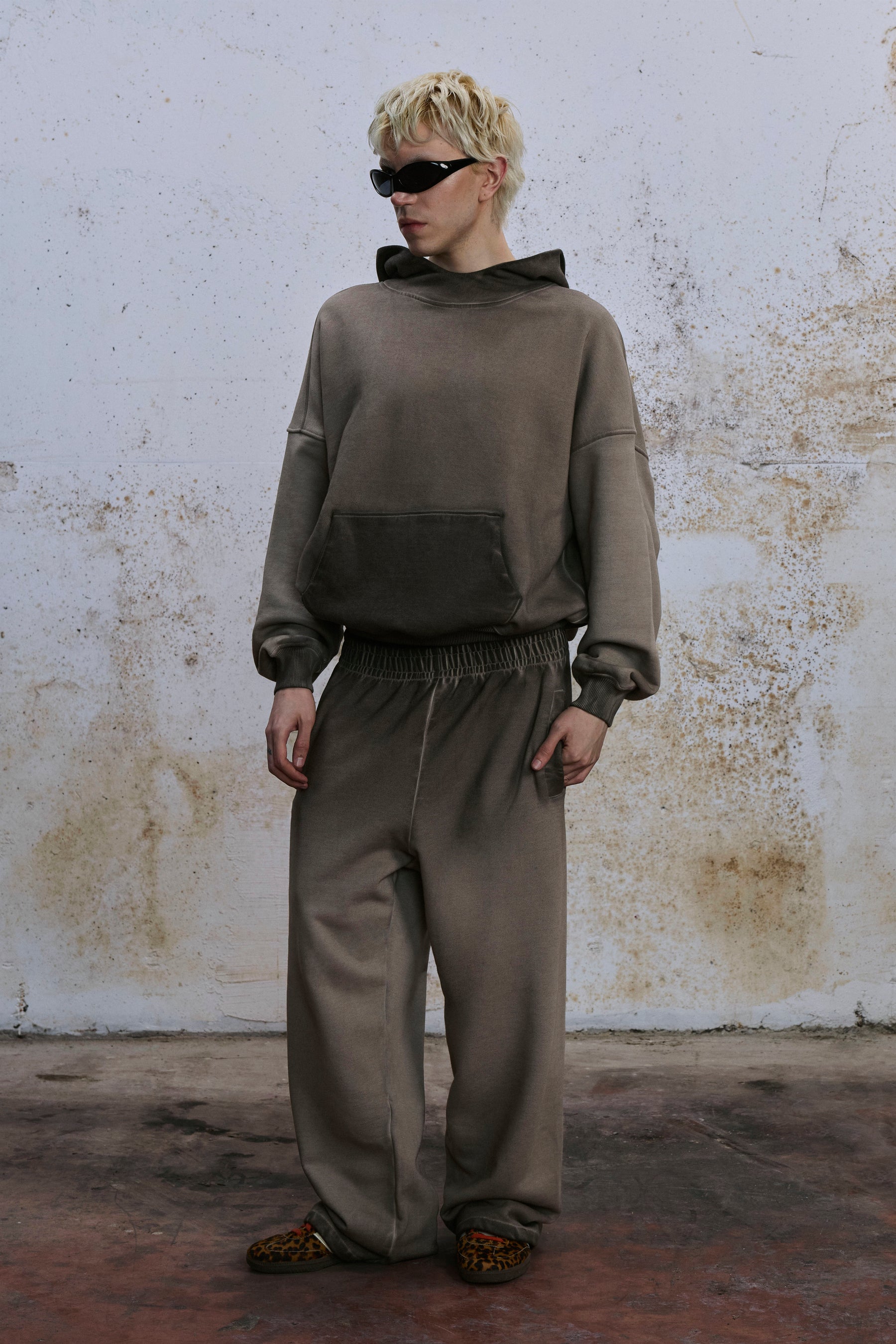 LINE I — HOODIE FADED SAND
