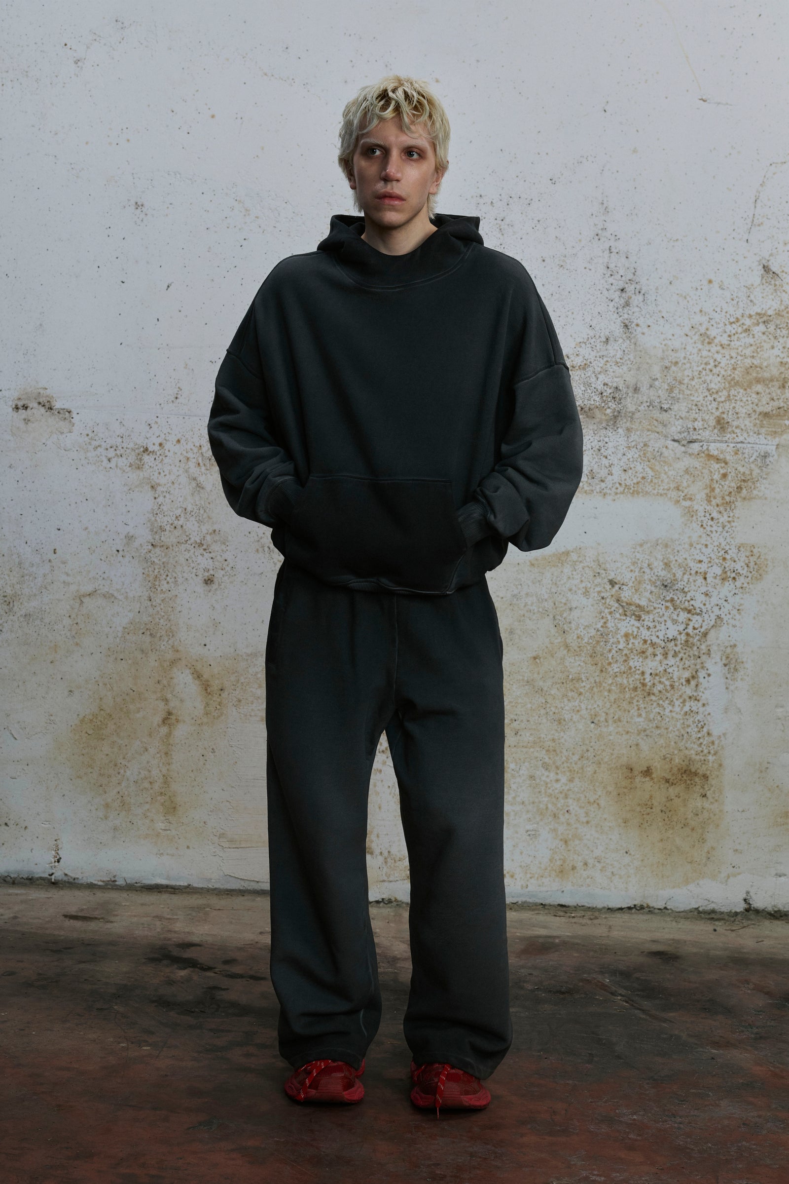 LINE I — HOODIE FADED BLACK